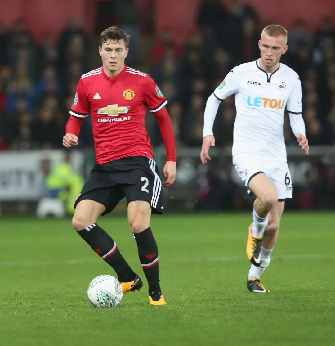 球迷通过购 球迷通过购